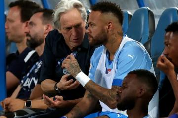 Neymar negó haber pedido la salida del técnico Jorge Jesús