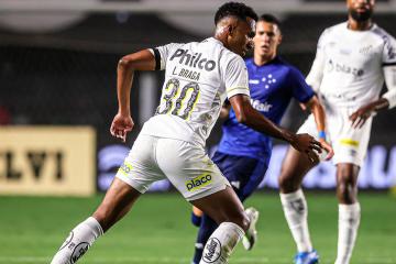 Santos cayó ante Cruzeiro y sigue complicado con la baja en el Brasileirao