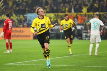 Dortmund venció a Bremen y dormirá en la punta de la Bundesliga