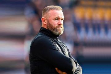Oficial: Rooney vuelve a dirigir en Inglaterra