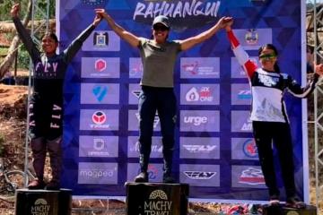 Ciclistas peruanos se lucieron en Pre-Panamericano de Downhill en Cusco