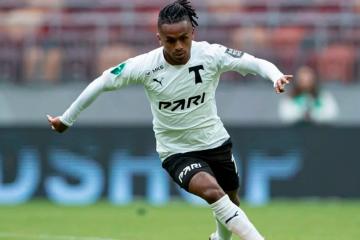 Con Reyna, Torpedo FC empató sin goles con Tymen por el ascenso ruso