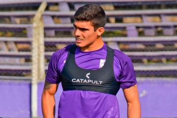 Alfonso Barco fue convocado para el choque entre Defensor Sporting y Peñarol
