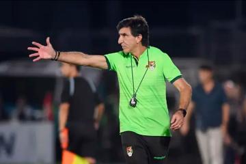 Costas: "No es culpa de los jugadores, no tienen formación"