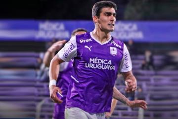 Barco jugó en caída de Defensor Sporting