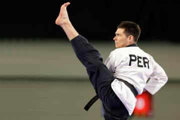 ¡La primera medalla! Hugo del Castillo se colgó la presea de bronce en Taekwondo