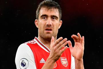 Altas pretensiones económicas de Sokratis lo dejaron fuera del Betis