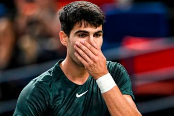 (VIDEO) Dimitrov frenó a Alcaraz en octavos de Shanghai