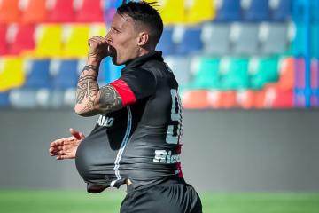 Lavandeira: "Este grupo humano merecía ser campeón"