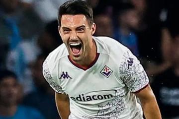 Fiorentina venció por 3-1 a Nápoli por la octava fecha de la Serie A