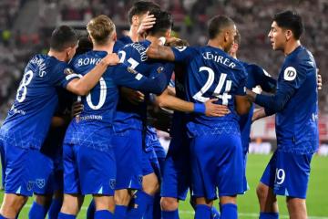 West Ham derrotó por 2-1 a Friburgo por la Europa League