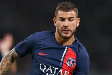 Lucas Hernández disconforme tras la derrota ante Newcastle por la Champions League