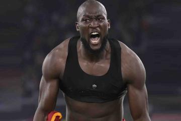 Roma hizo respetar su localía y venció sobre la hora a Lecce