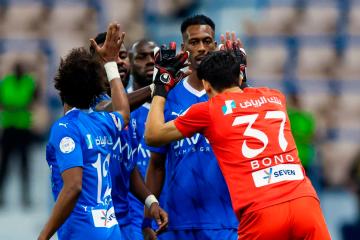 Al Hilal venció 2-0 a Al Taawon y se afianza en la cima de la liga saudí