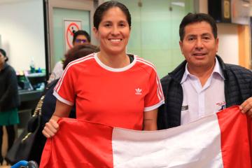 Arribaron últimos medallistas de Santiago 2023 y fueron recibidos por titular del IPD