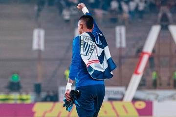 Campos: "Quiero ser el jugador que consiga más títulos en Alianza Lima y sé que puedo lograrlo"