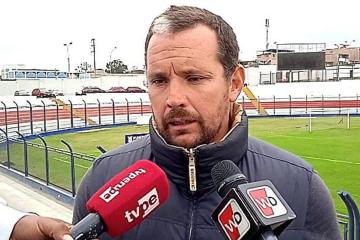 Meza Cuadra: "Fernando Gamboa es un técnico que calza bien en Boys pues no tiene miedo"