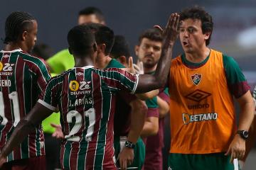 Fluminense goleó a Santos y se acerca a zona de Copa Libertadores