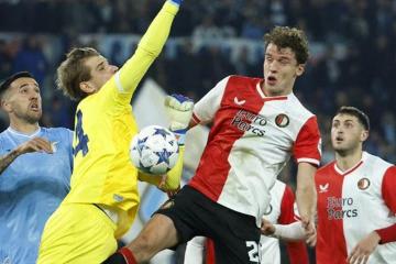 Lazio superó al Feyenoord de López