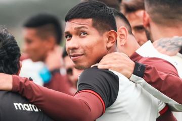 Papá Edison Flores aseguró continuidad de 'Orejas' en la 'U'