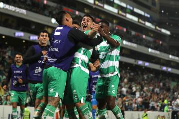 Sin Aquino, Santos Laguna ganó y se metió a zona de play-offs