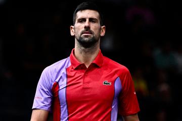 Novak Djokovic sufrió, pero ya está en cuartos de final en París