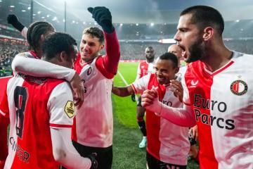 Sin López, Feyennord venció por la mínima diferencia a Az Alkmaar por la liga de Países Bajos