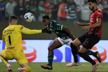 Palmeiras ganó e igualó a Botafogo en la punta del Brasileirao