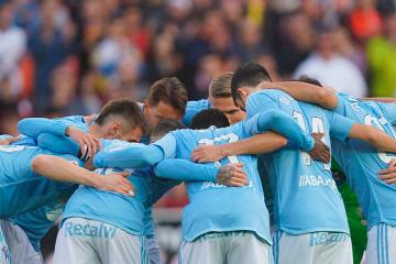 Tapia vio desde la banca el empate ante Valencia