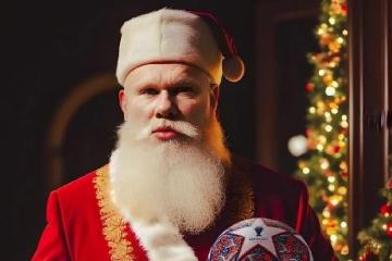 Haaland y su peculiar look por Navidad