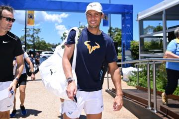 Nadal ya entrena en Australia