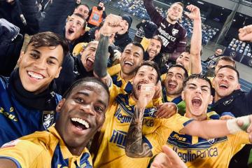 Frosinone goleó a Napoli y lo eliminó de la Copa Italia