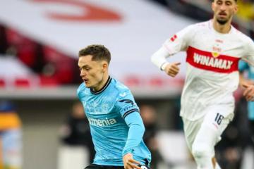 Bayer Leverkusen empató con Sttugart y continúa como único líder de la Bundesliga