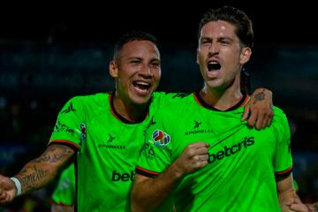 Santiago Ormeño no entra en los planes de Gago en Chivas