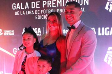 Yotún: "El primer reto es entrar a la fase de grupos de la Libertadores"
