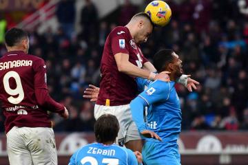 ¡Lo pasó por encima! Torino goleó 3-0 al Napoli y agravó su presente en Serie A