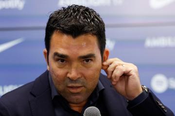 Deco: "Araújo no está a la venta, es uno de los jugadores clave del Barça de presente y futuro"