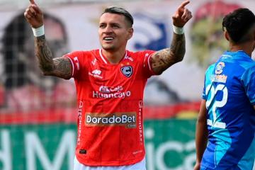 Cambio de planes: Carlos Garcés renovó con Cienciano