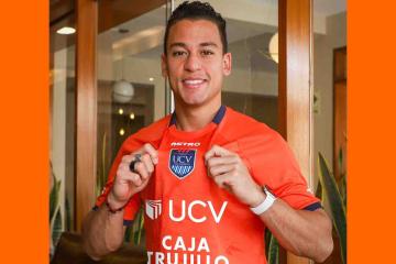 (FOTOS) ¡Click! Cristian Benavente arribó a Trujillo y ya luce la camiseta 'Poeta'