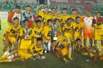 Cantolao campeón del Mundialito Paz y Unidad Sub-15 en Bolivia