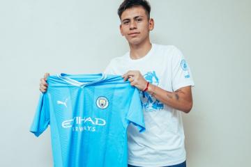 Manchester City oficializó la contratación de Claudio Echeverri