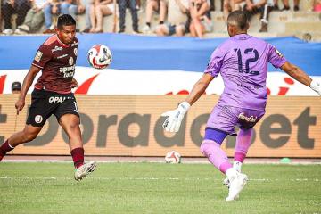 S) Gustó, goleó y ganó: Universitario debutó apabullando 4-0 a Carlos Mannucci