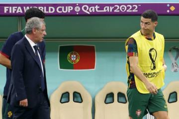 El exentrenador de la Selección de Portugal, Fernando Santos, reveló que optó que Cristiano Ronaldo sea suplente ante Suiza y Marruecos por una decisión únicamente táctica.  "Ronaldo jugó los primeros tres partidos, y luego decidimos tácticamente que se q