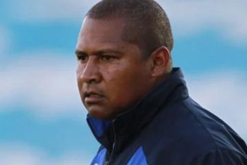 Víctor Reyes: "Dirigir a la reserva de Cristal es un lindo reto"