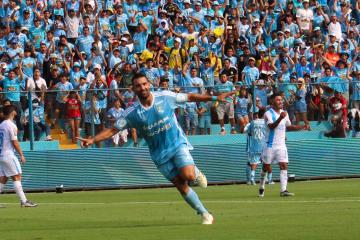 (VIDEO | FOTOS) 'Media caja' para empezar: Cristal goleó 6-2 a ADT en el Gallardo