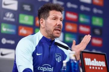 Simeone: "Los árbitros están pasando un momento de mucha presión"