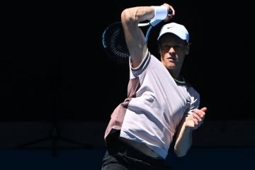 Sinner y Rublev arrancaron con triunfo en Australia