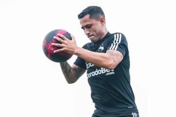 Yotún se pierde el debut con Cristal