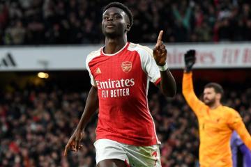 Arsenal venció 3-1 a Liverpool y puso de candela la Premier League