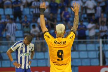 Criciúma ganó de visita en el torneo Catarinense